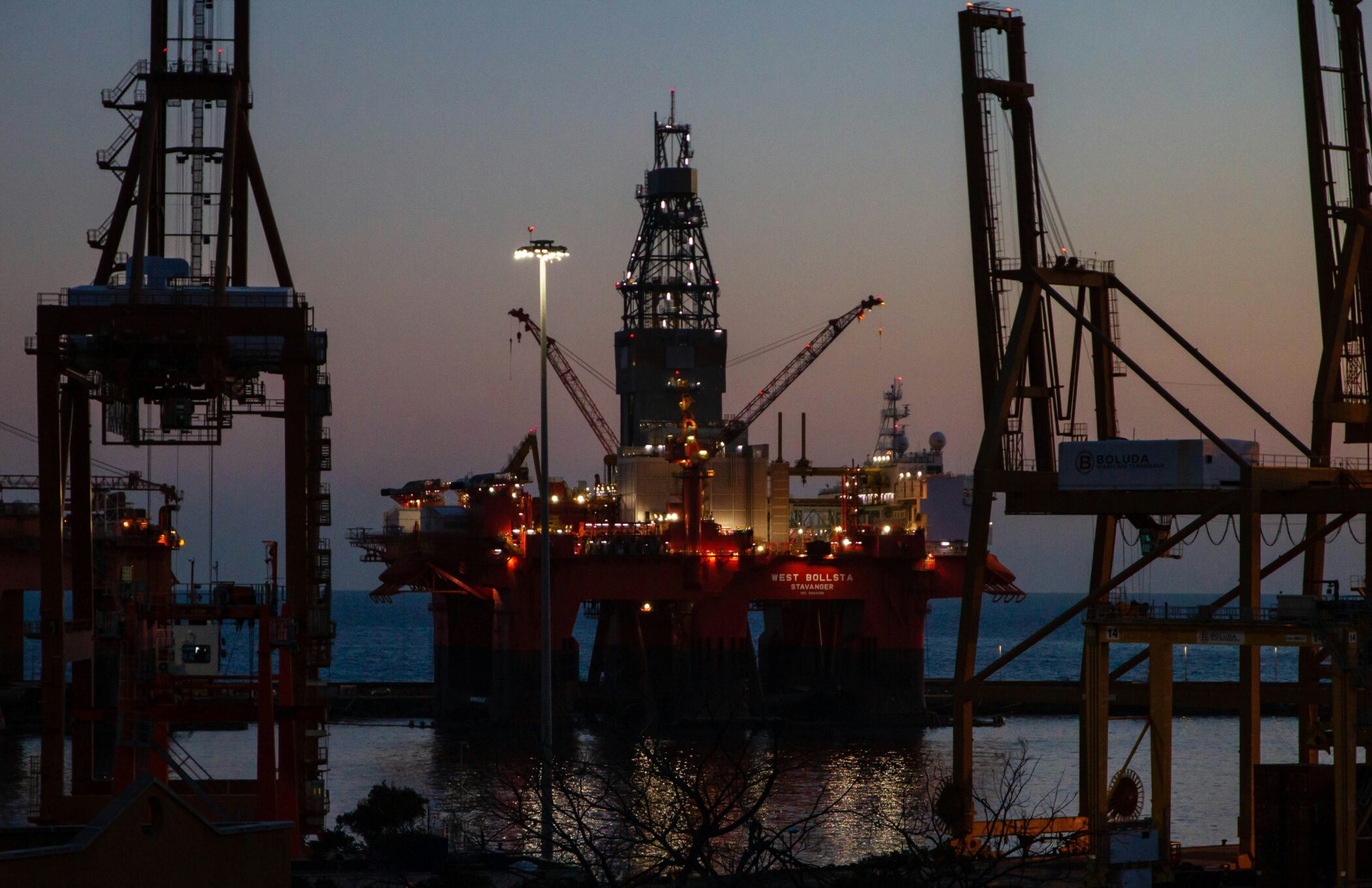 90 billion dollars of LNG with no buyers?