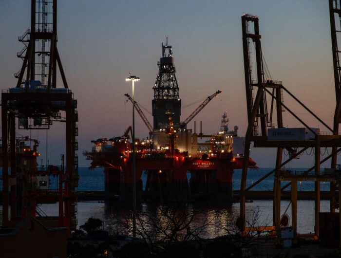 90 billion dollars of LNG with no buyers?